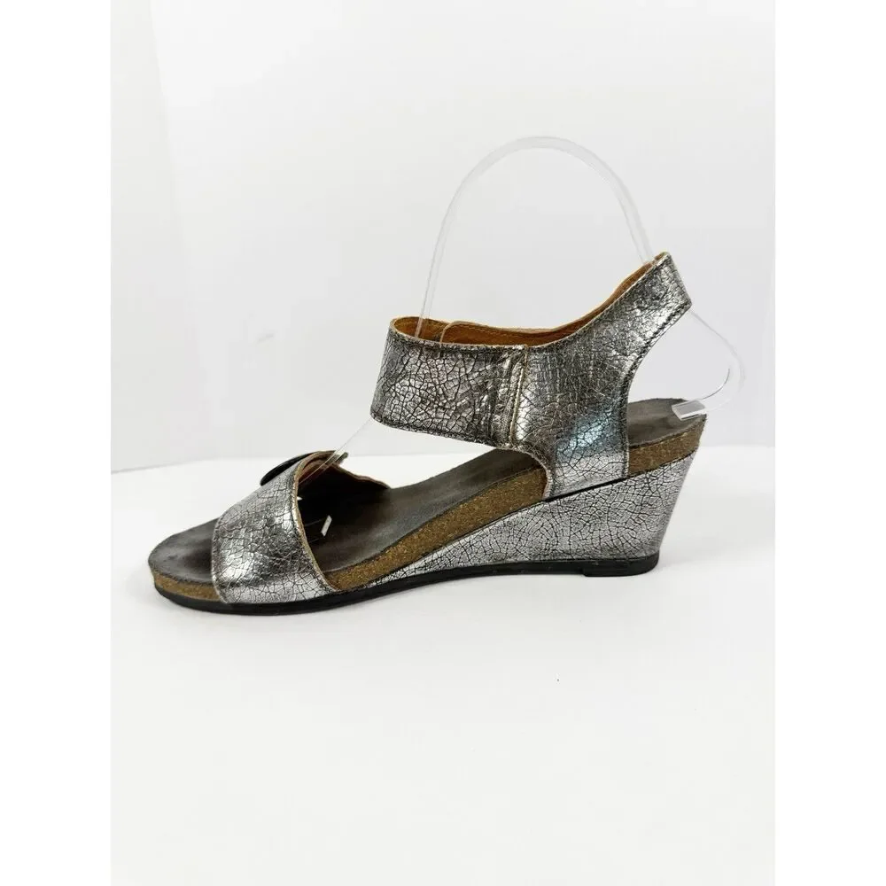 Taos Carousel Sandals 38 /7.5 Silver Crackle Leather Wedge Ankle Strap Medallion